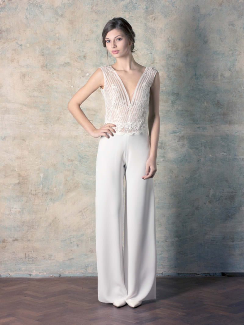 rochie de mireasă pantaloni cu dantelă franțuzească și broderie