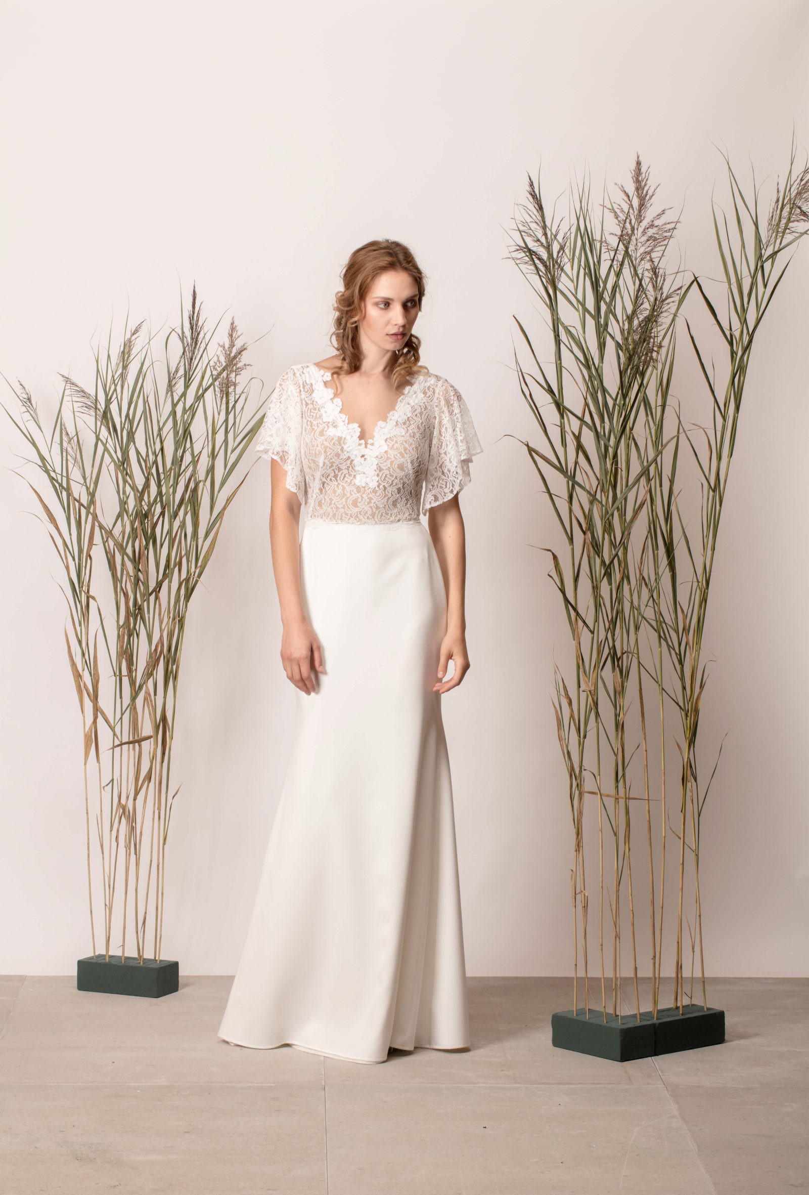 Rochie de mireasă sirenă simplă cu dantelă și decolteu în V