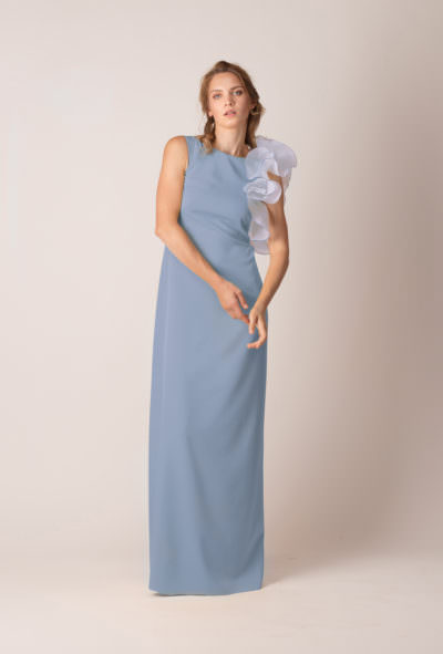 Rochie de de seară lungă, dreaptă, cu volan asimetric pe un umăr de culoare albastră